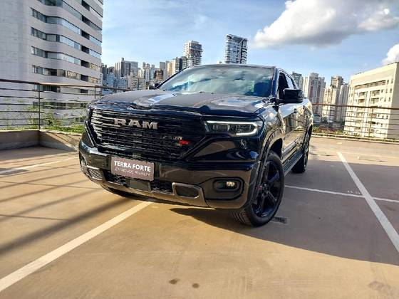 RAM RAMPAGE 2.0 HURRICANE 4 TURBO GASOLINA R/T 4X4 AUTOMÁTICO